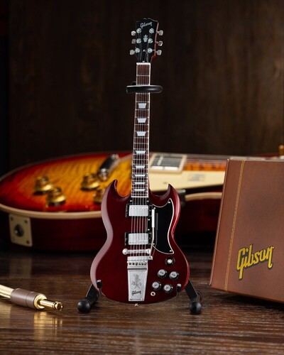 Axe Heaven Gibson SG Standard 1964 Cherry Mini Guitar Replica Collectible GG-220