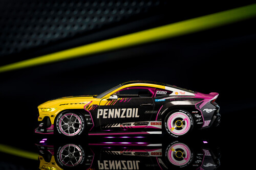 AutoZone - 2025 Ford Mustang RTR 213 Ben Hobson Die-Cast Car 1:24