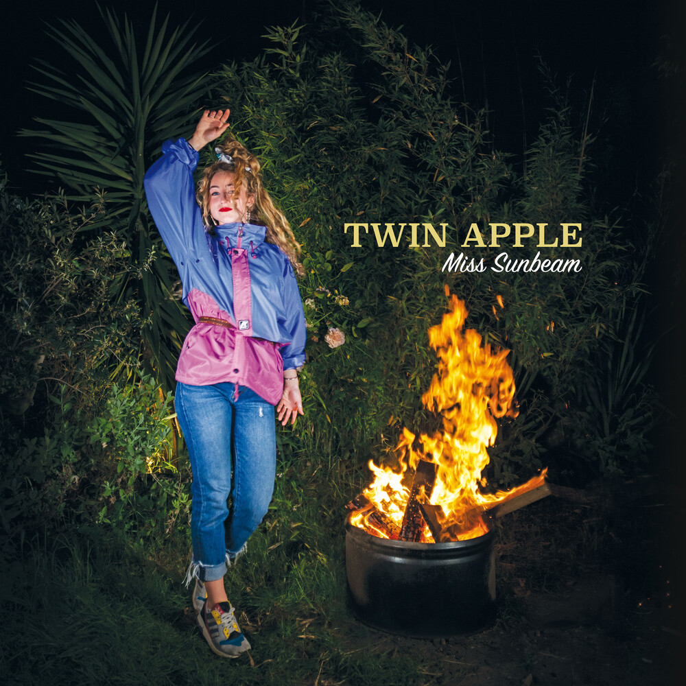 Twin Apple - Miss Sunbeam