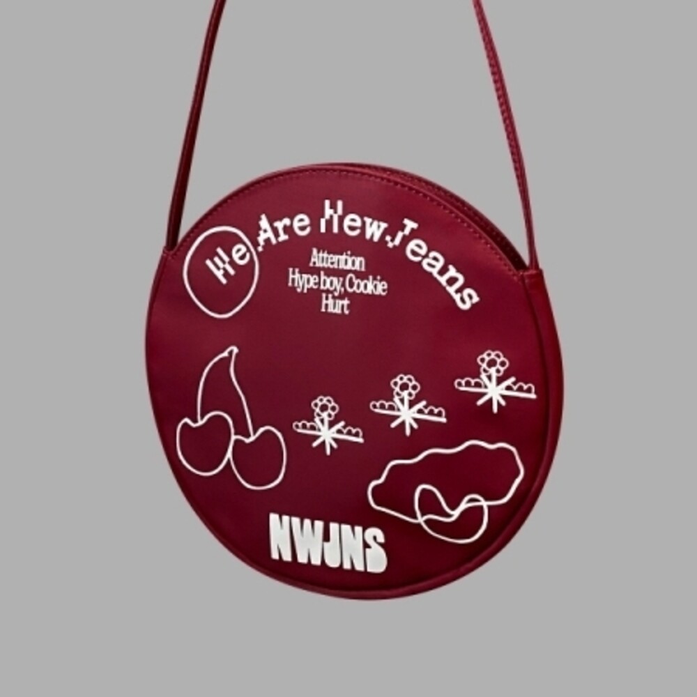 Newjeans - New Jeans' Bag - Red Version - incl. Limited Bag, 68pg Pin-Up Book + Photo Card Set
