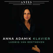 Klavier , Anna Adamik