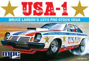 MPC Bruce Larson USA/ 1 Pro Stock Vega 1/ 25 Scale Model Kit