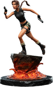 Weta Workshop Polystone - Tomb Raider - Lara Croft: The Sanctuary of Flame Miniature Statue