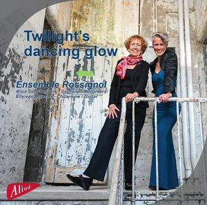 Twilight's dancing glow , Ensemble Rossignol