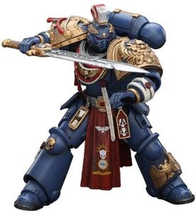 JOYTOY - Warhammer 40K: Space Marine - Ultramarines: Relic Primus Armour with Plasma Pistol and Combat Blade 1/ 18 Action Figure 