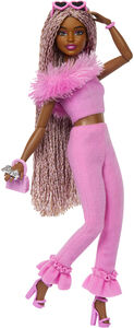 Mattel - Barbie Deluxe Style with Pink and Brown Braids, Pink Top and Pant Set with Furry Collar and Accessories