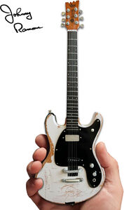 Axe Heaven Johnny Ramone Signature 1965 Mosrite Ventures II Mini Guitar JR-080