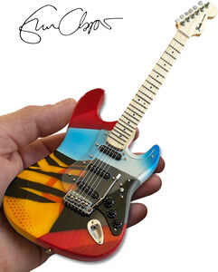 ERIC CLAPTON CRASH 3 FENDER STRAT MINI GUITAR