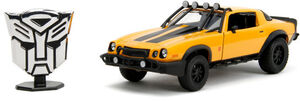 Jada Toys - 1:24 1977 Chevy Camaro - Transformers Rise Of The Beast - Bumblebee with Badge 