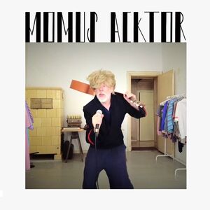 Acktor , Momus