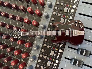 GIBSON CHERRY SG 6 INCH GUITAR HOLIDAY ORNAMENT