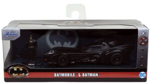 Jada Toys - 1:32 1989 Batman Batmobile with Batman Figure