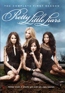 Pretty Little Liars: The Complete First Season