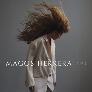 Aire , Magos Herrera