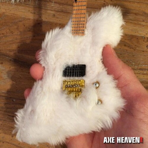 Billy Gibbons Zz Top Fur Mini Guitar (Clcb) (Fig)