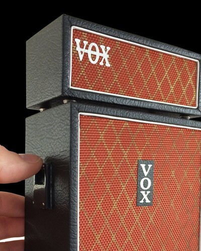AXE HVN VOX FOUNDATION AMP & SPK REPLICA CLLCTBL