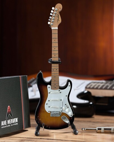 AXE HVN ERIC CLAPTON FENDER STRATO BROWNIE G