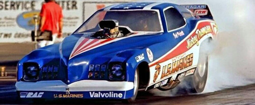Mickey Thompson U.S. Marines Funny Car 1/16 Scale Model Kit