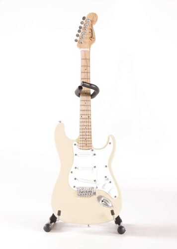 AXE HVN FS013 FENDER CREAM STRAT GTR REPLICA COLLE