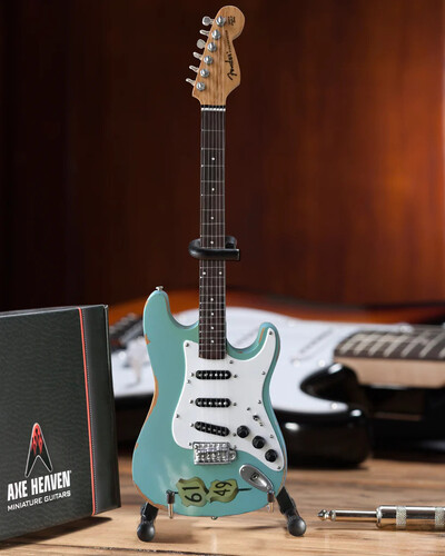 AXE HVN K W SHEPHERD FENDER STRAT CRSRDS GTR