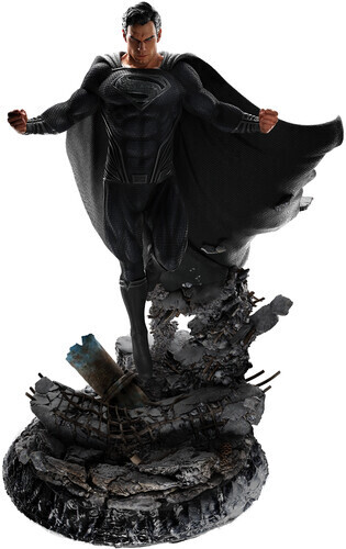 JL SUPERMAN - BLACK SUIT - 1:4 SCALE STATUE