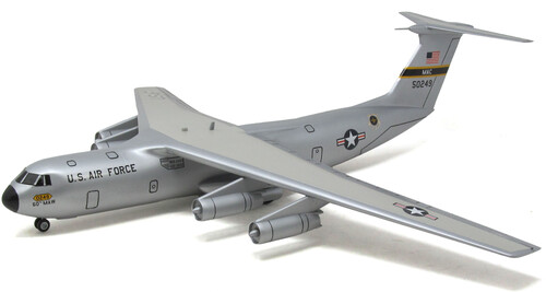 Lockheed C-141A Starlifter Military Strategic Airlifter 1/108 Scale Model Kit
