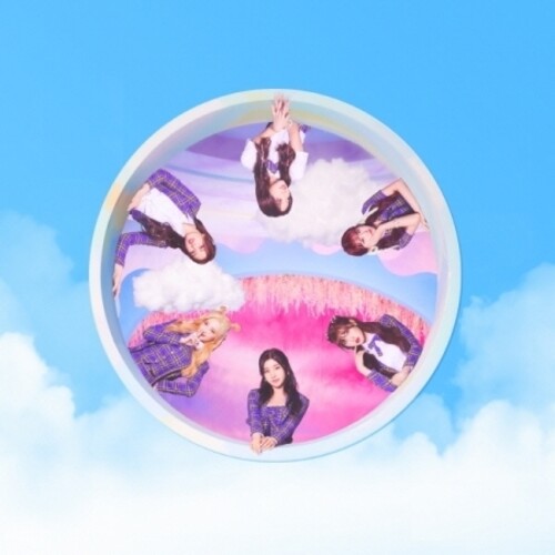 Love In Bloom (incl. 44pg Booklet, Mini Photocard + Mini Postcard) [Import]