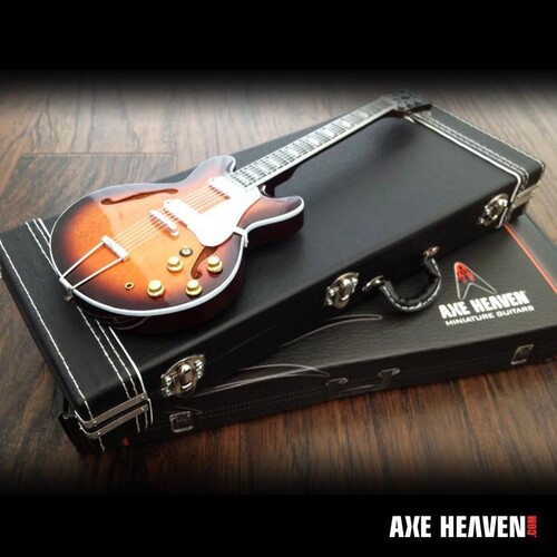 AXE HEAVEN MINI GUITAR BLACK GUITAR CASE