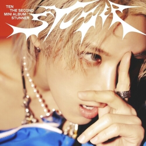Stunner - Pack Book Version - incl. 80pg Photobook + Photocard [Import]