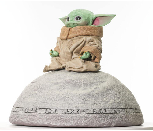 yoda and grogu statue