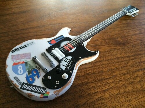 JOAN JETT MELODY MAKER GIRLS KICK ASS MINI GUITAR