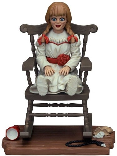 D STAGE - THE CONJURING - ANNABELLE