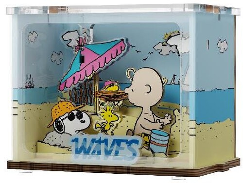Snoopy Holiday Beach Wooden Wooden Mini Scene