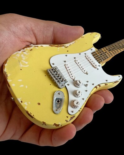 Yngwie Malmsteen Fender Strat Heavily Worn Olympic White 10 Inch Miniature Guitar