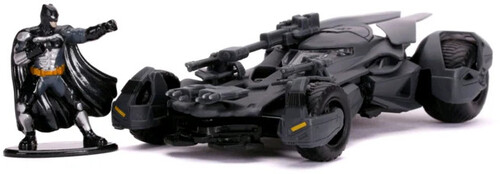 UPC 801310317068 product image for 1 32 2017 JUSTICE LEAGUE BATMOBILE W/BATMAN FIGURE | upcitemdb.com