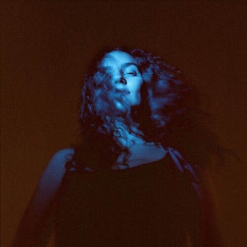 Olivia Font - Invictam