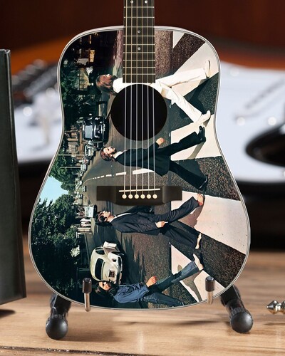 AXE HVN FF001 BEATLES ABBEY ROAD MINI ACOUSTIC GTR