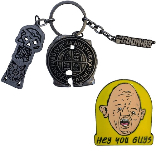 GOONIES - CHS KEYCHAIN AND PIN SET|alliance entertainment